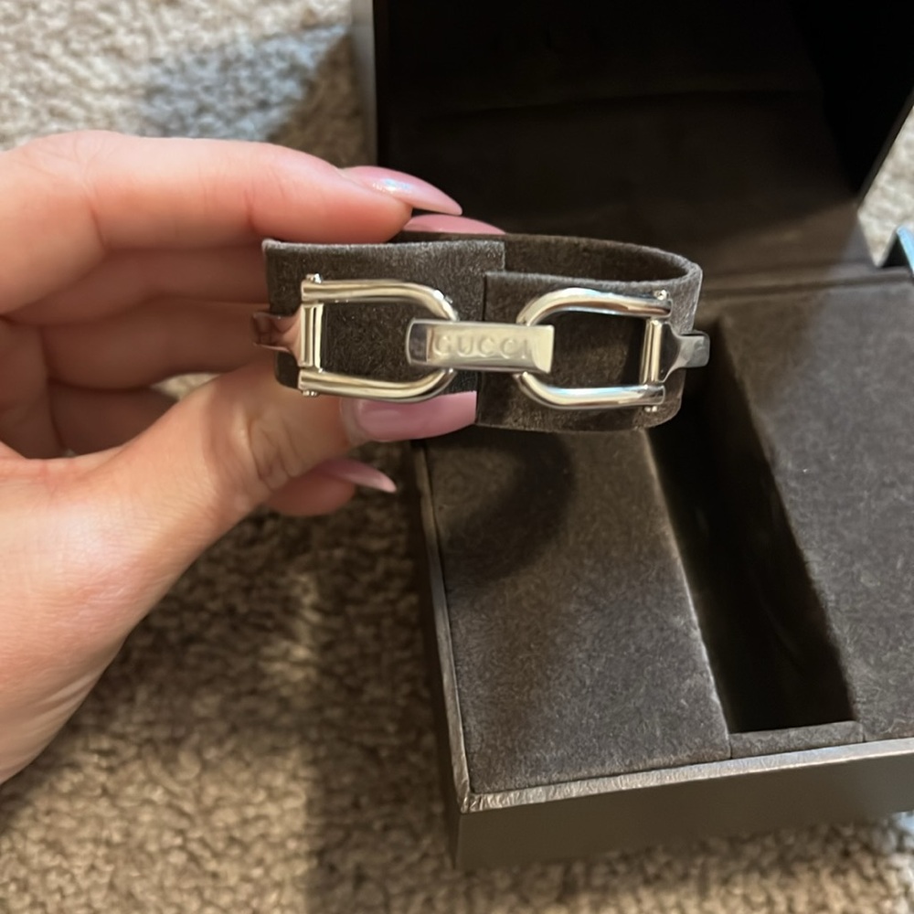 GUCCI Women’s Horse Bit Watch Time Piece with Gucci box and warranty card - Picture 2 of 5